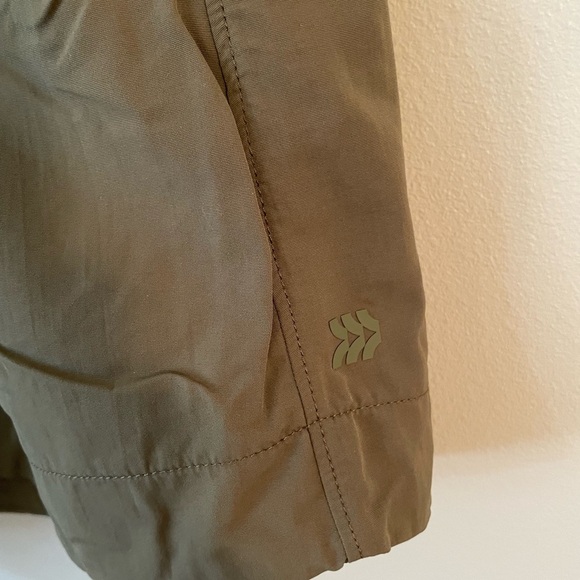 All In Motion Women's Shorts Olive Green Size Large - Picture 3 of 4